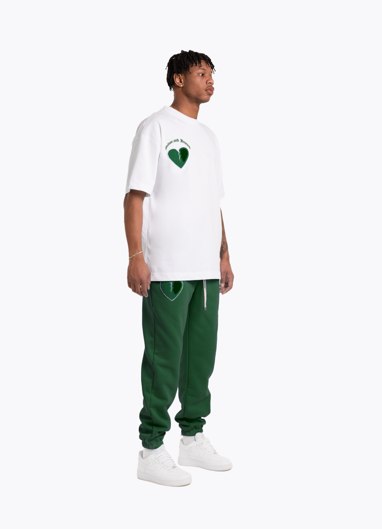BILLION AND BEYOND - CRACK HEART TEE WHITE ARMY GREEN