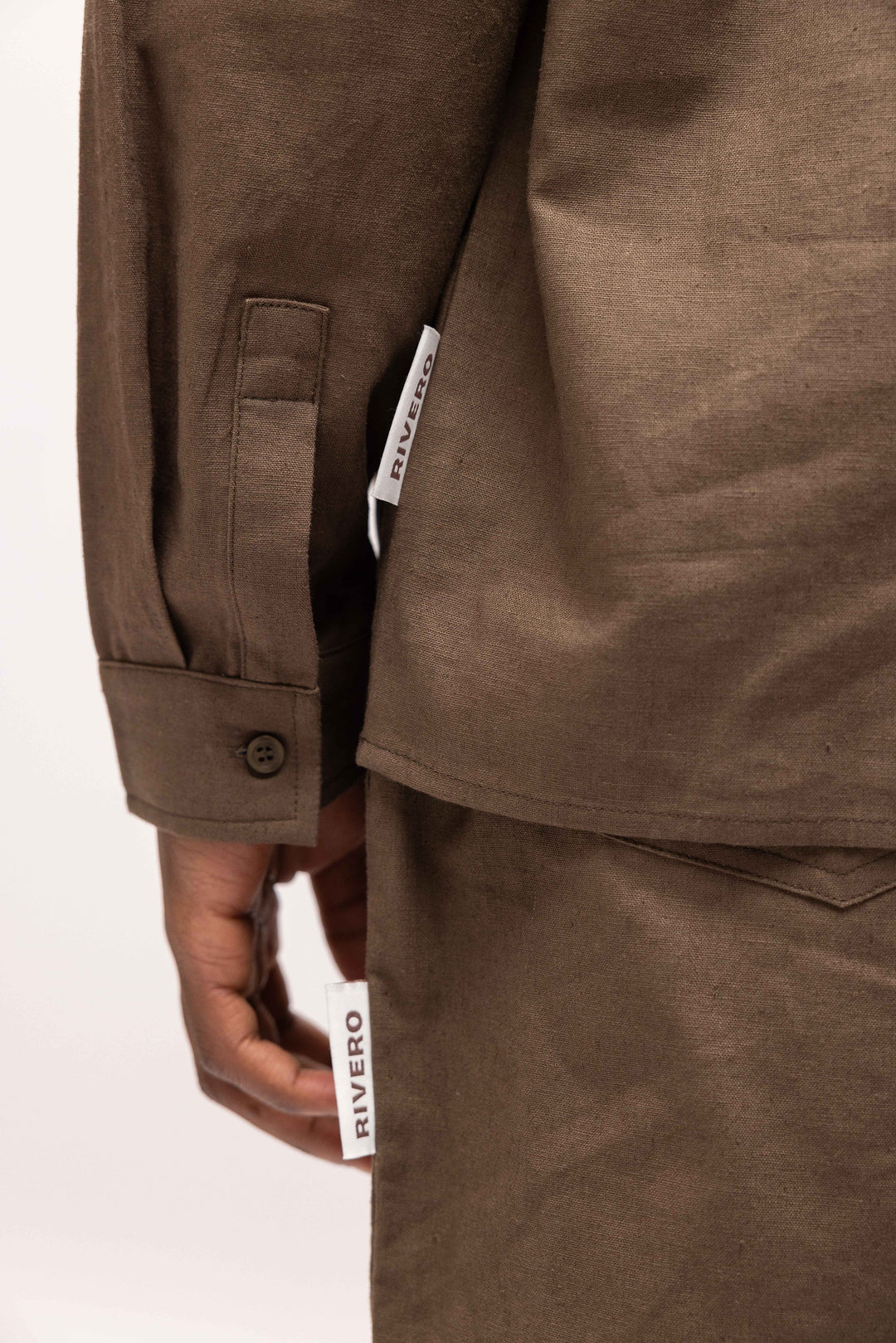 RIVERO - LINEN SHIRT QUARTER BUTTON BROWN