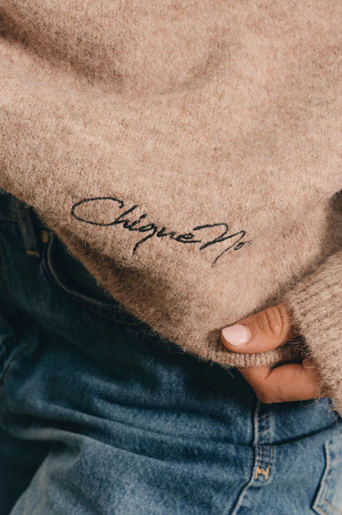 CHIQUE NOIR - BRUSHED KNITTED SWEATER BEIGE