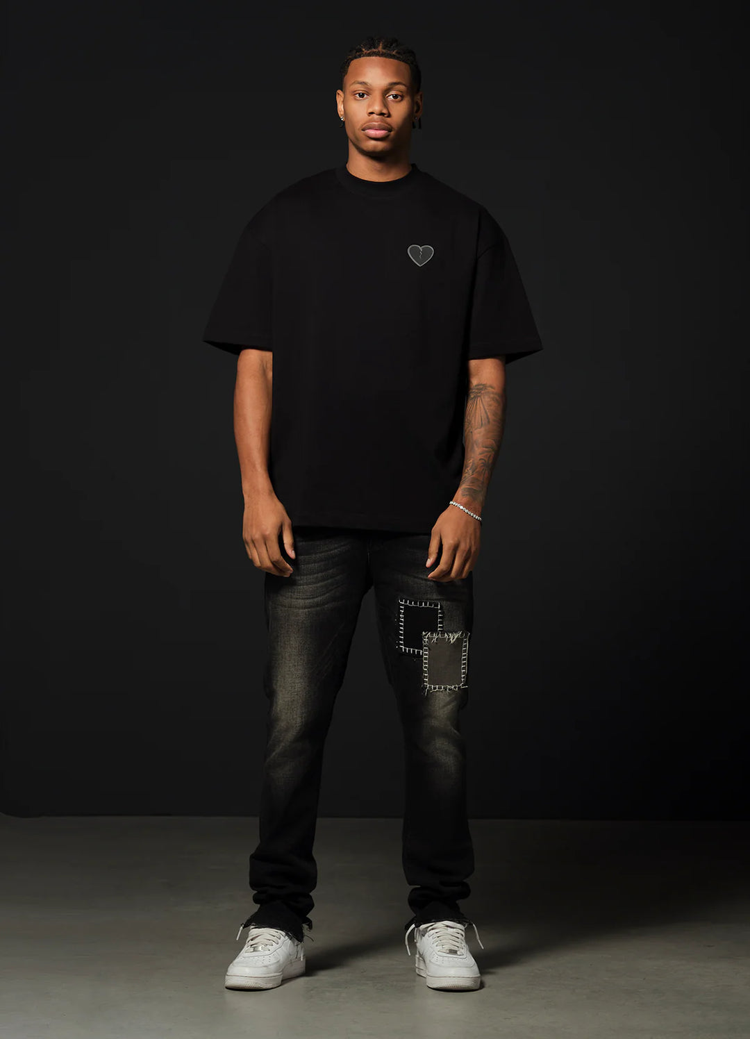 BILLION AND BEYOND - BASIC TEE - BLACK