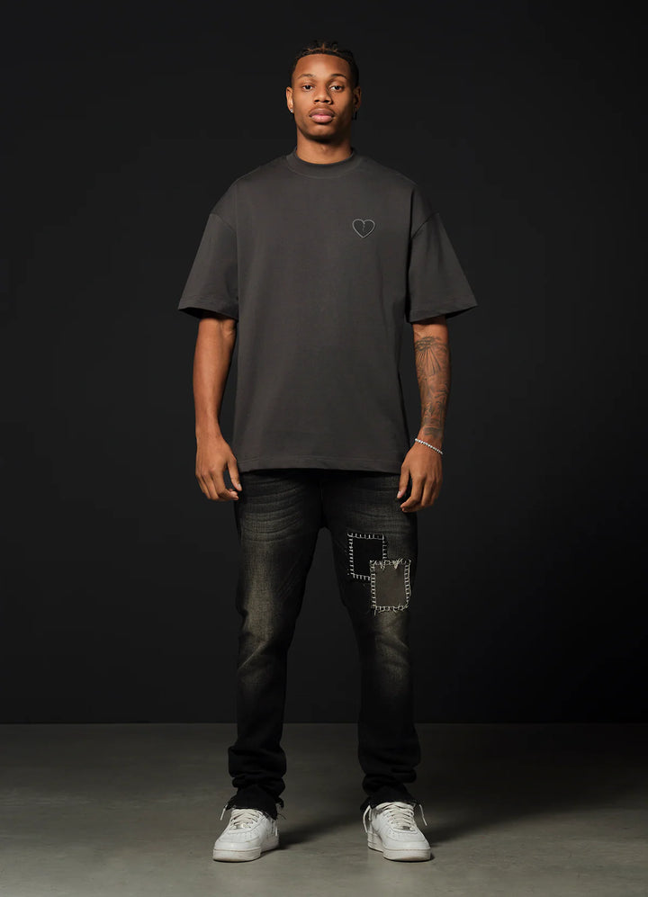 BILLION AND BEYOND - BASIC TEE - CARBON