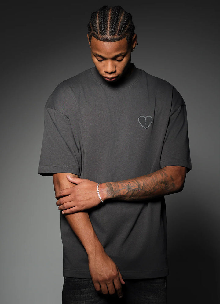 BILLION AND BEYOND - BASIC TEE - CARBON