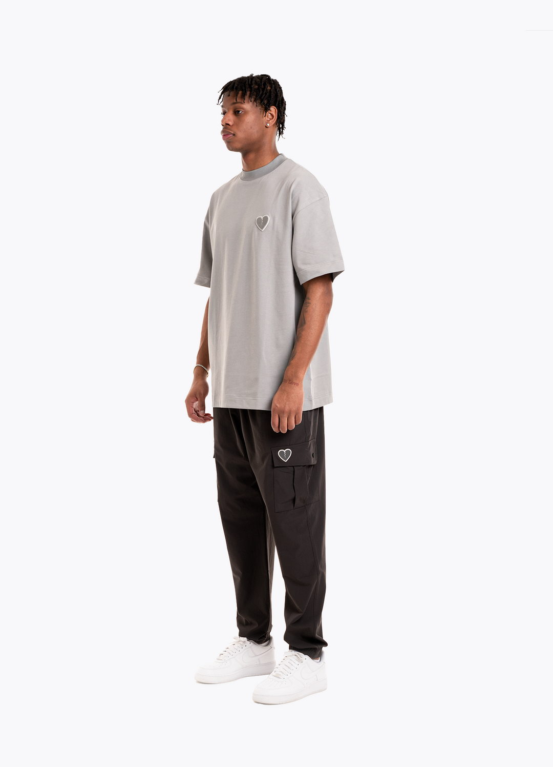 BILLION AND BEYOND - BASIC TEE OYSTER