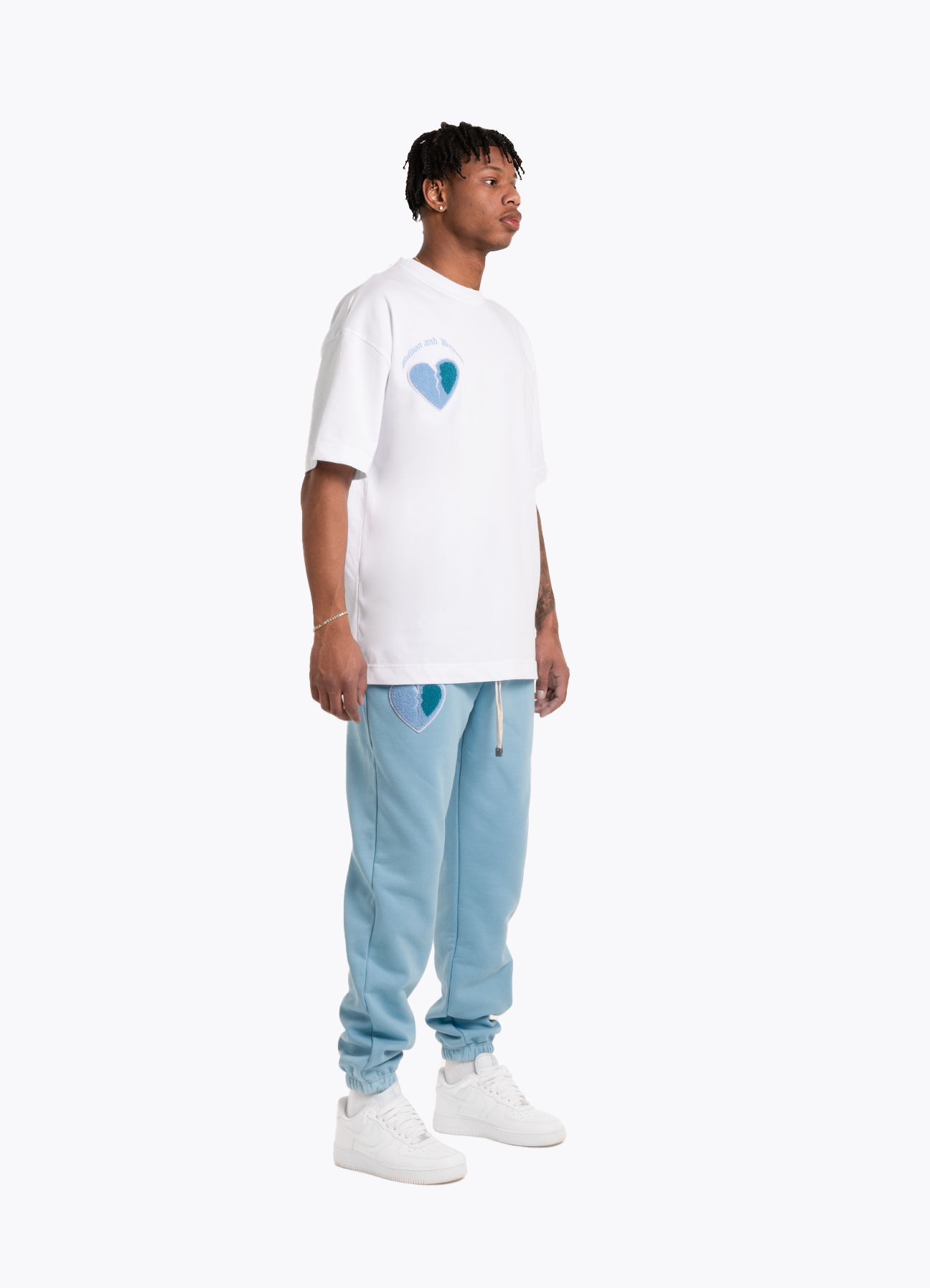 BILLION AND BEYOND - CRACK HEART TEE WHITE BABY BLUE